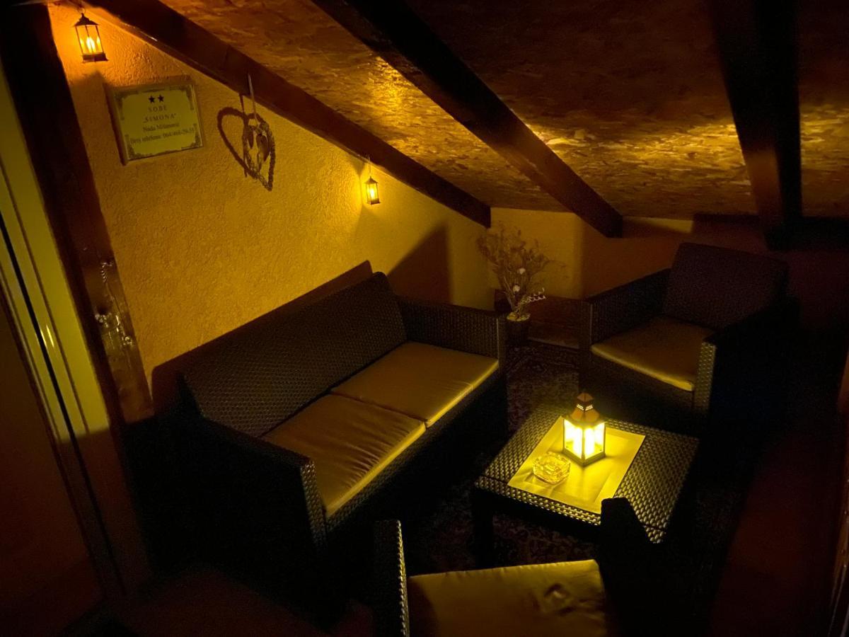 Apartman Simona Vrdnik Esterno foto