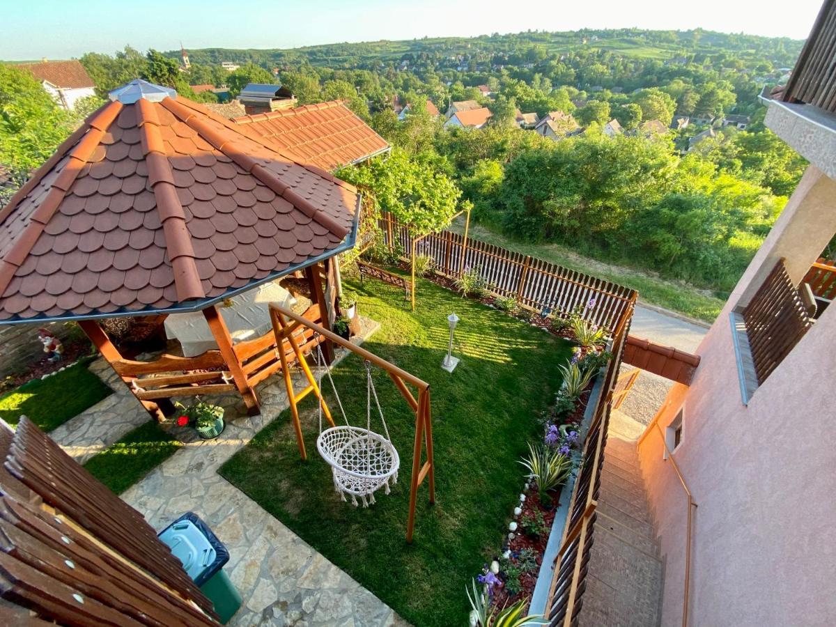 Apartman Simona Vrdnik Esterno foto