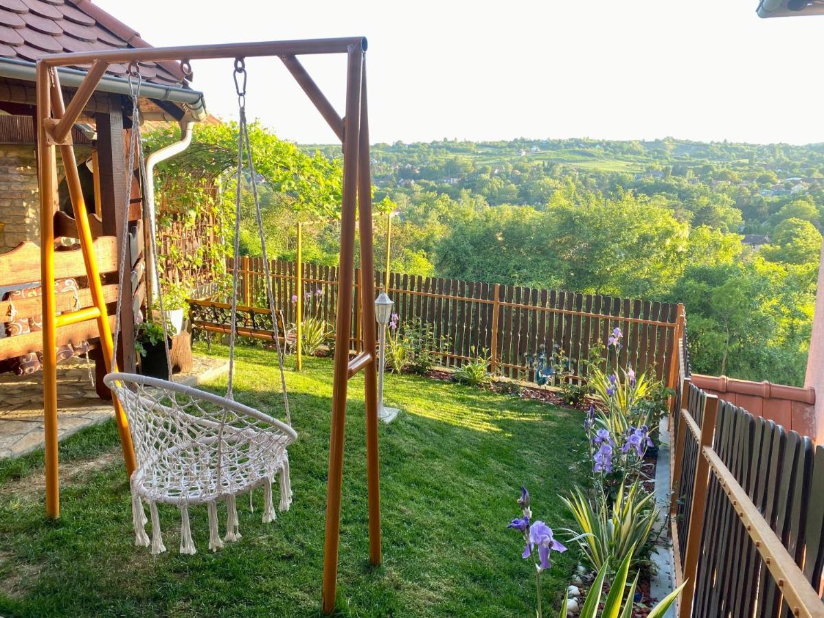 Apartman Simona Vrdnik Esterno foto