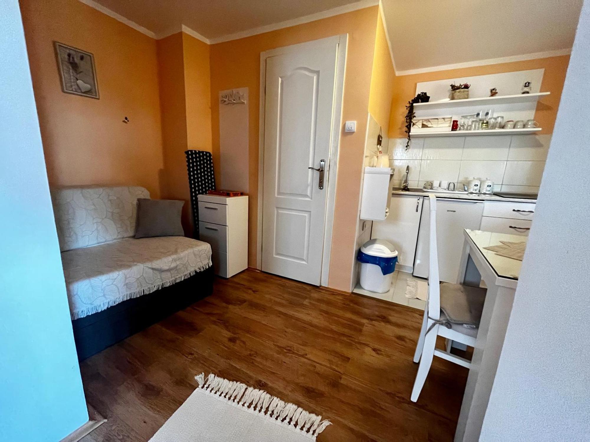 Apartman Simona Vrdnik Esterno foto