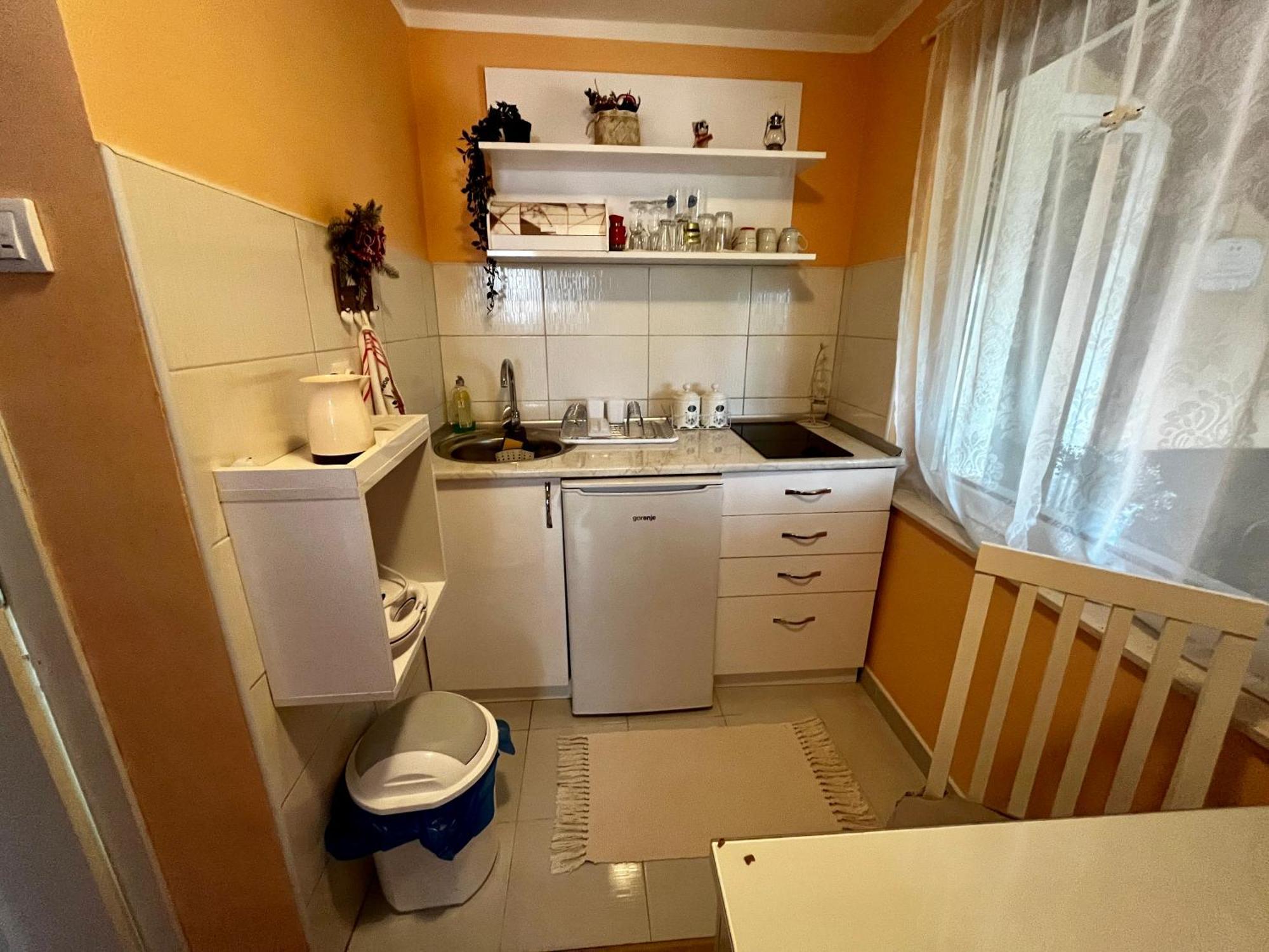 Apartman Simona Vrdnik Esterno foto