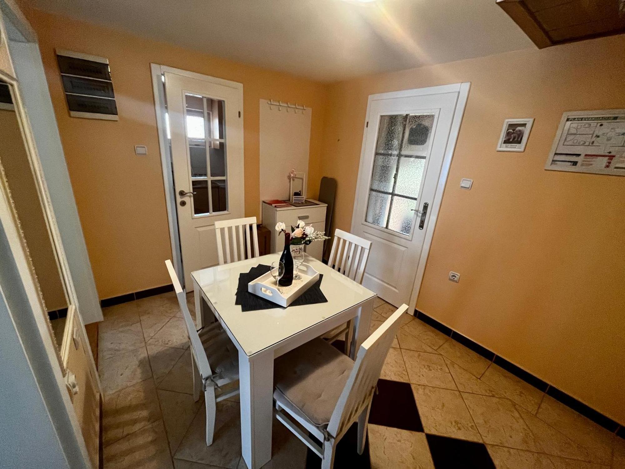 Apartman Simona Vrdnik Esterno foto