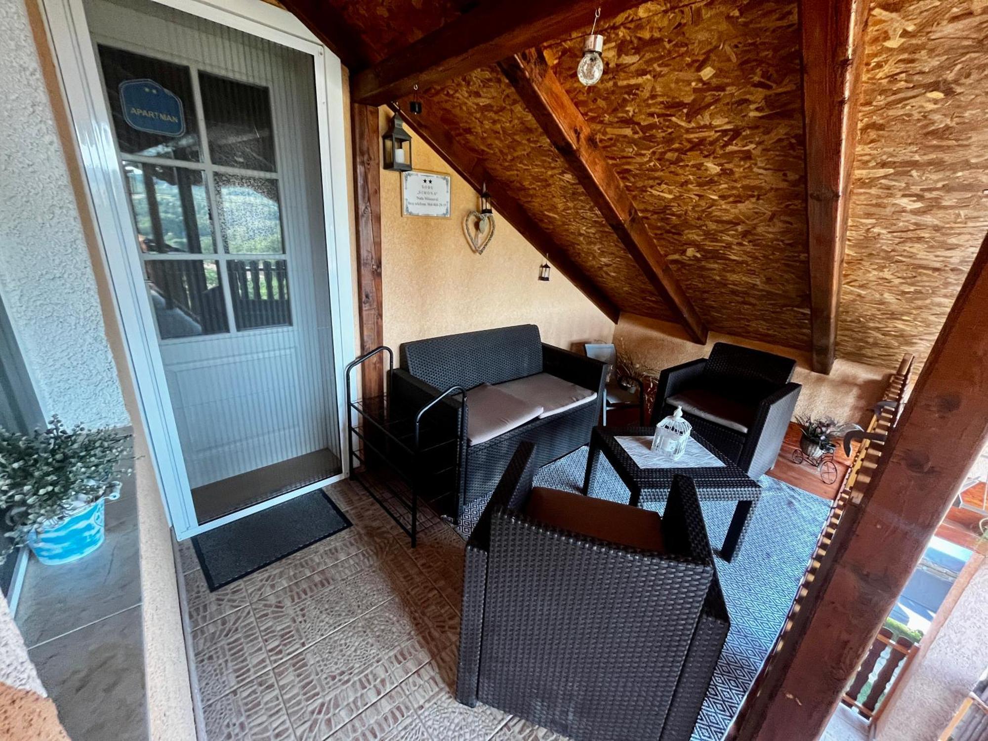 Apartman Simona Vrdnik Esterno foto